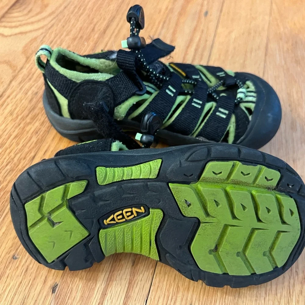 Keen Kids Waterproof Black and Green Adventure Sandals